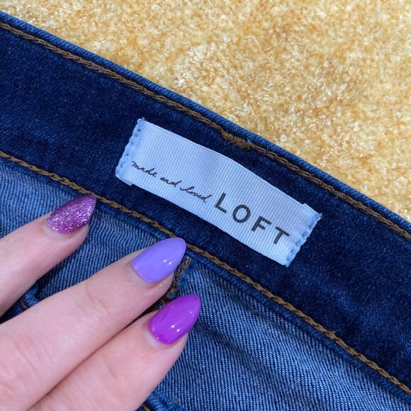 Loft Skinny Dark Wash Medium Rise Jeans in Size 25 - Picture 6 of 10